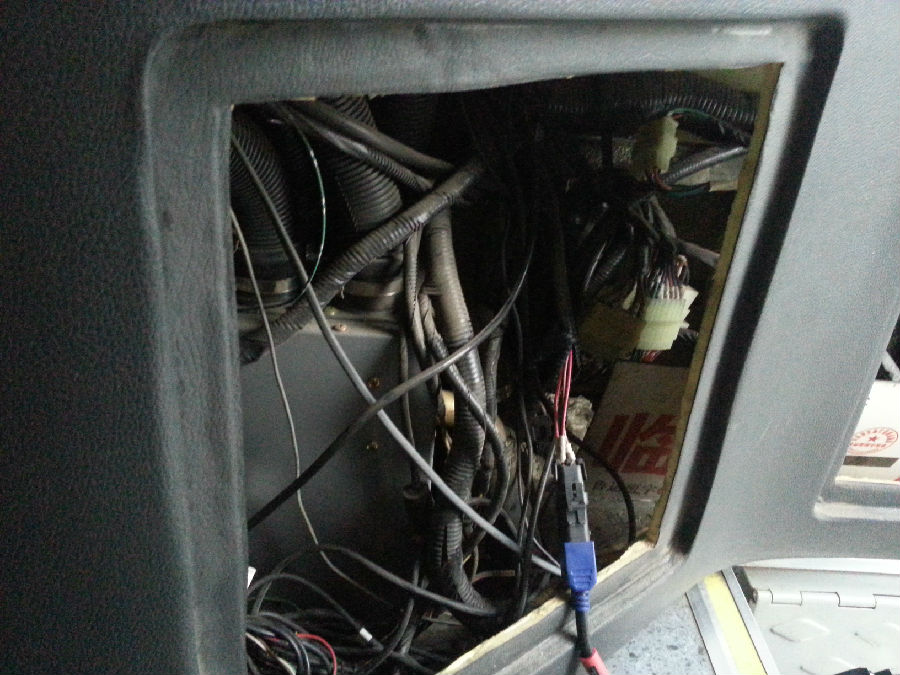 玉柴天然气客车 诊断接口照.jpg